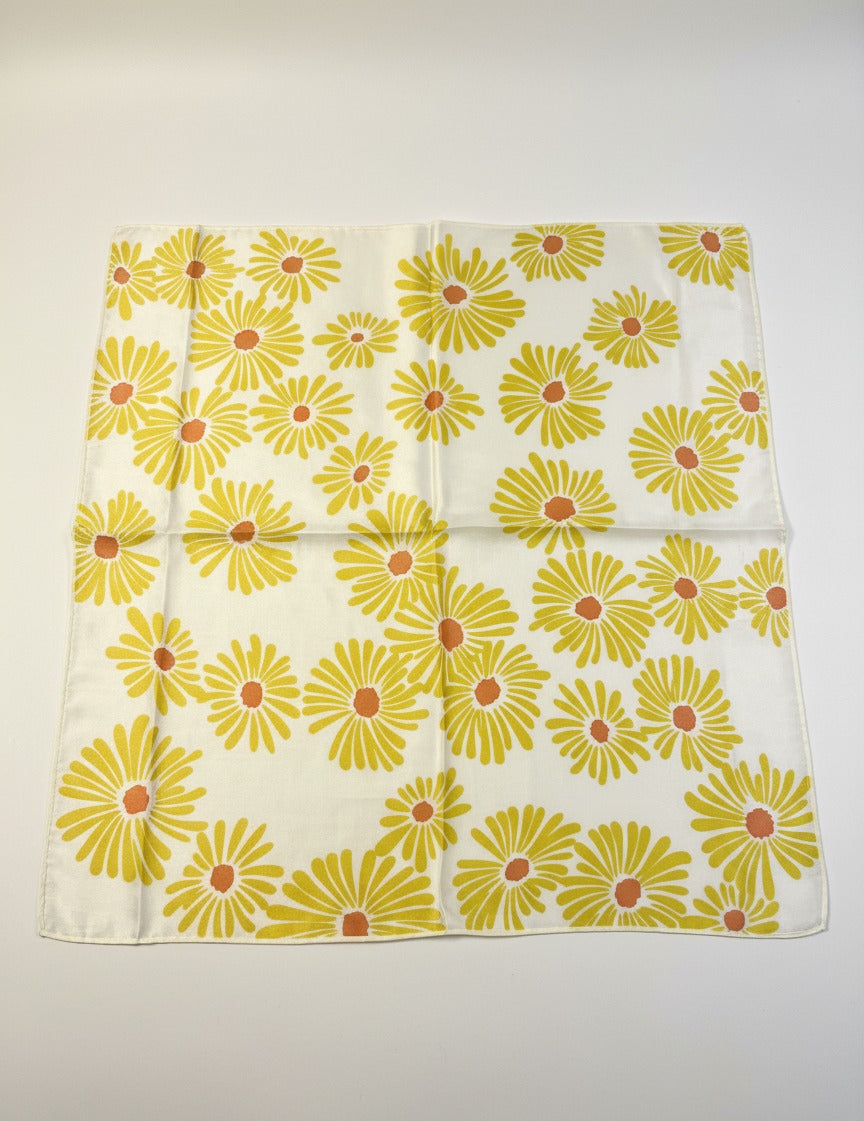 Timeless Silk Scarf – Daisy Bloom