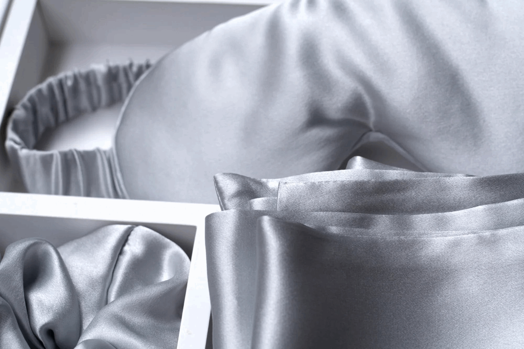 PureSilk Essentials – Silver Mist The Silk Fox